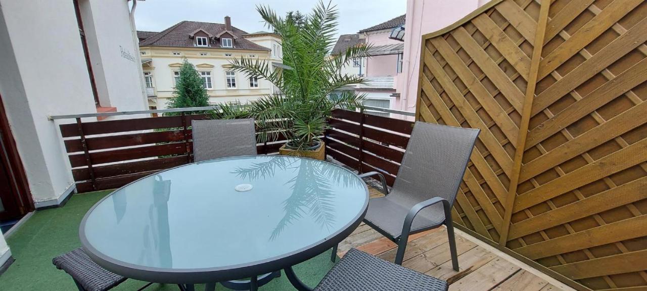 Ferienwohnungen Parkschloesschen บัดเพอร์ทอนท์ ภายนอก รูปภาพ